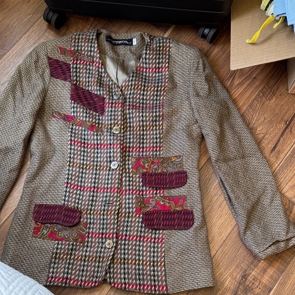 Unique Brown and Red Women’s Patterned Blazer Small
